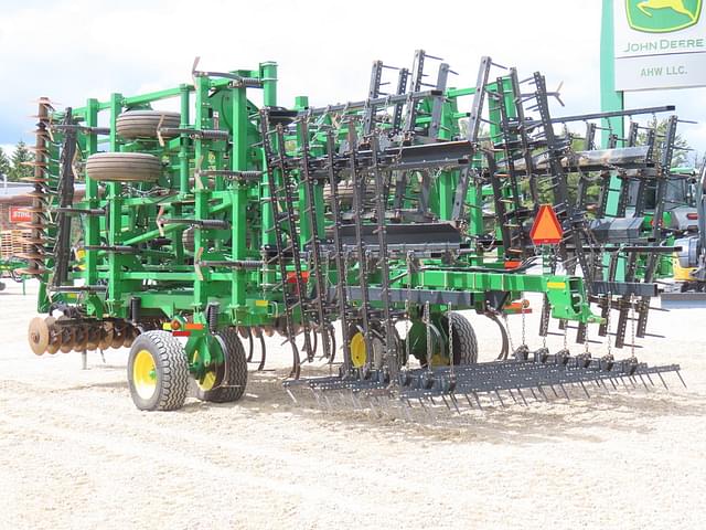 Image of John Deere 2310 equipment image 3