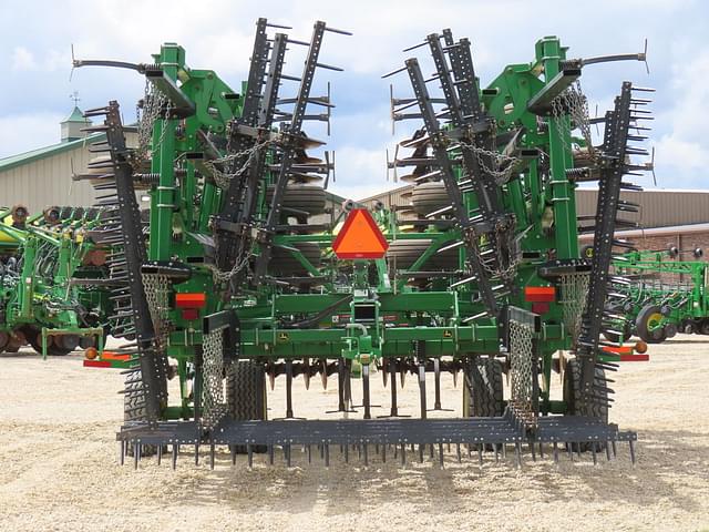 Image of John Deere 2310 equipment image 4