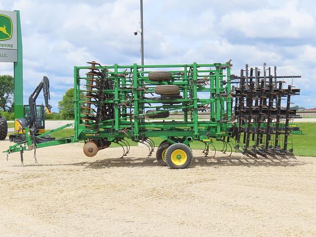 Image of John Deere 2310 equipment image 1