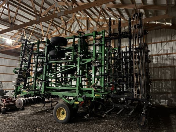 Image of John Deere 2310 equipment image 2