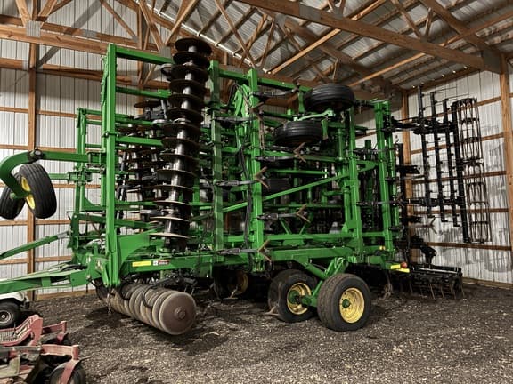 Image of John Deere 2310 equipment image 1