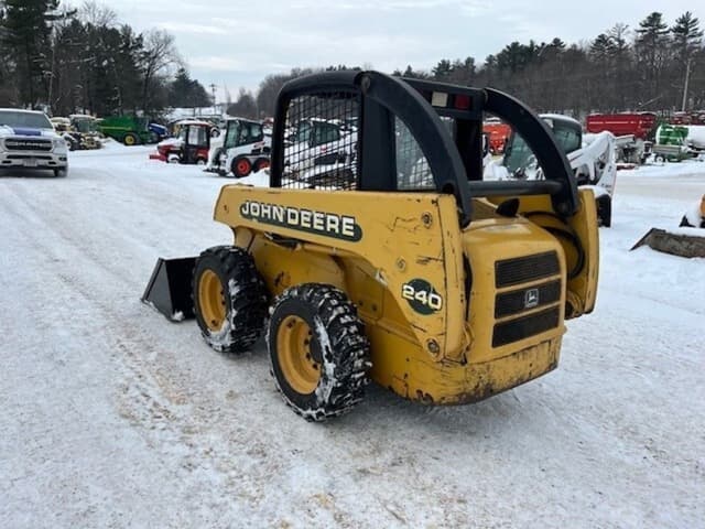 Image of John Deere 240 equipment image 4