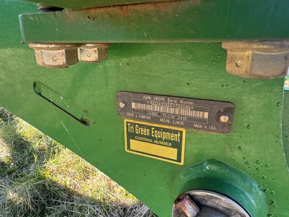 Image of John Deere 2410 equipment image 2