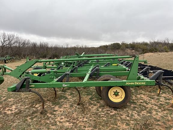 Image of John Deere 2410 equipment image 3