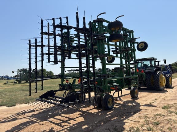 Image of John Deere 2410 equipment image 4