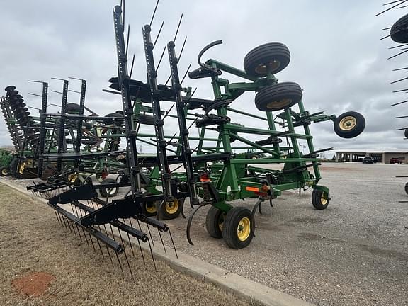 Image of John Deere 2410 equipment image 4