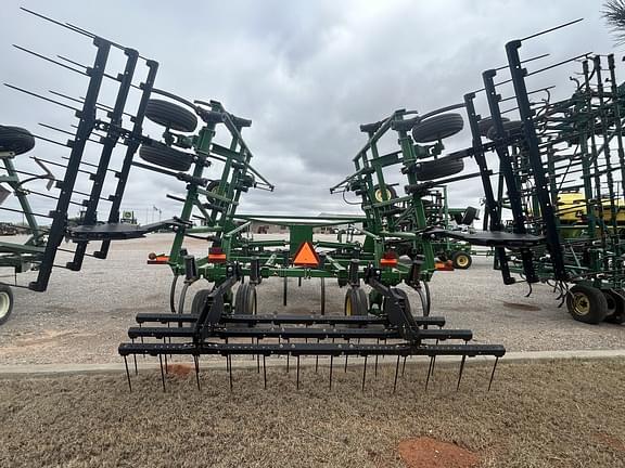 Image of John Deere 2410 equipment image 3