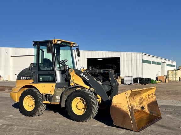 Image of John Deere 244J equipment image 2