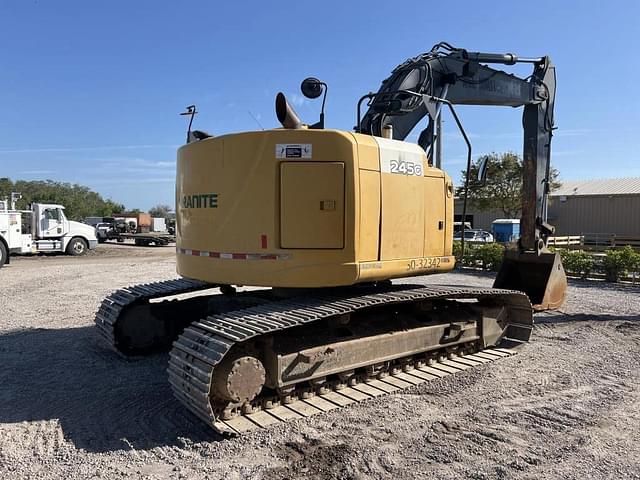 Image of John Deere 245G LC equipment image 2