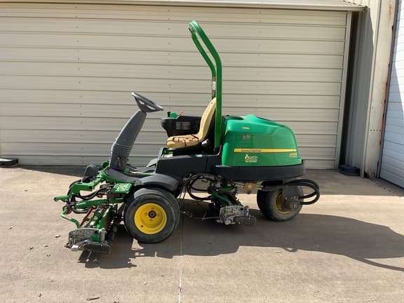 Image of John Deere 2500 equipment image 1