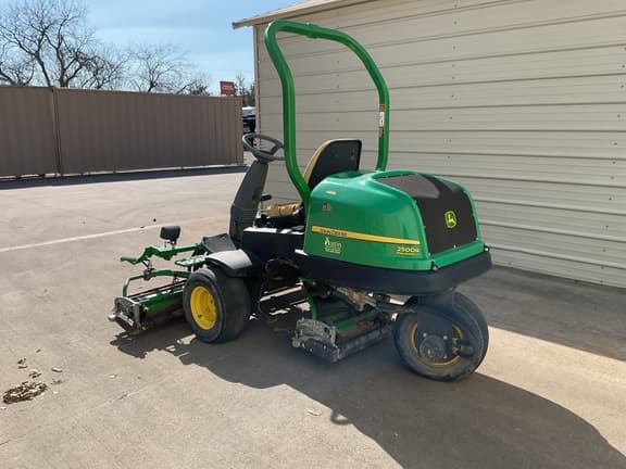 Image of John Deere 2500 equipment image 3