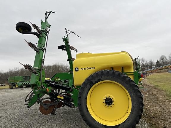 Main image John Deere 2510L 0