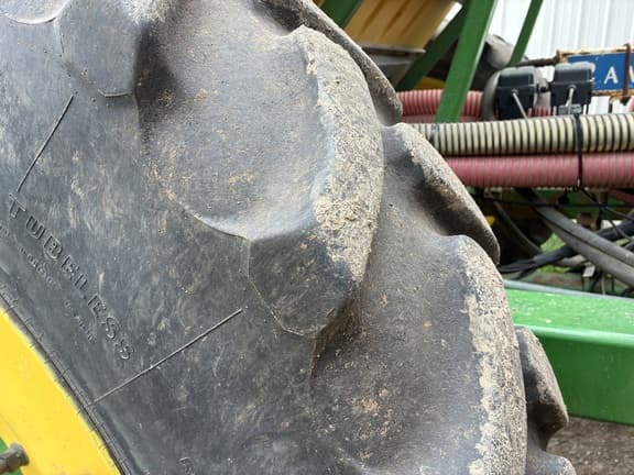 Image of John Deere 2510H equipment image 3