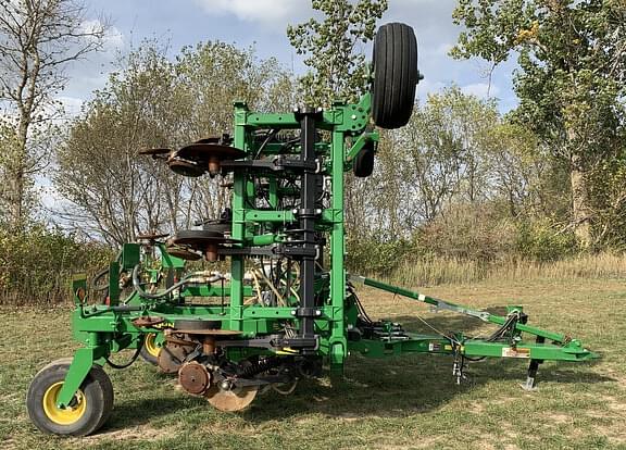 Image of John Deere 2510H equipment image 1