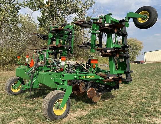 Image of John Deere 2510H equipment image 2