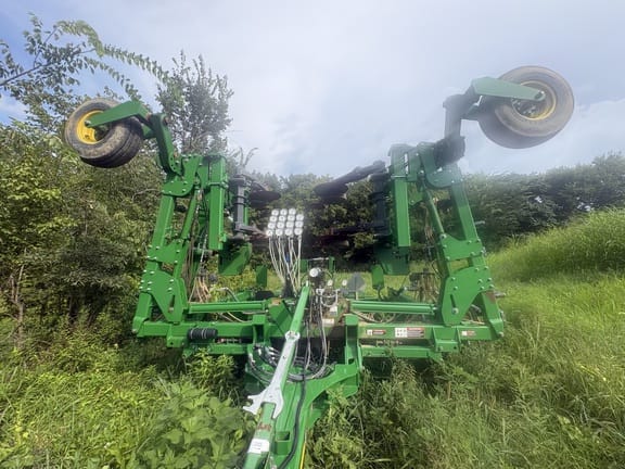 2014 John Deere 2510H Equipment Image0