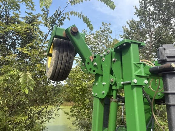 Image of John Deere 2510H equipment image 2