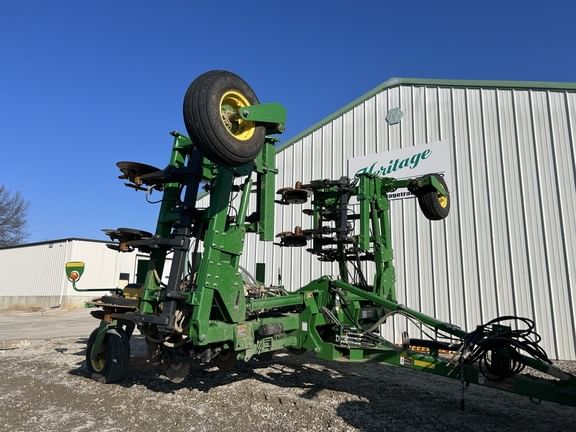 2014 John Deere 2510H Equipment Image0
