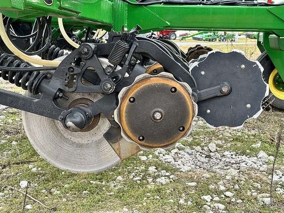 Image of John Deere 2510H equipment image 1