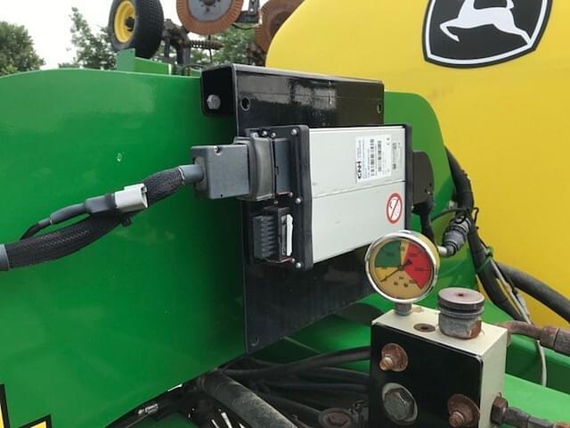 Image of John Deere 2510L equipment image 4