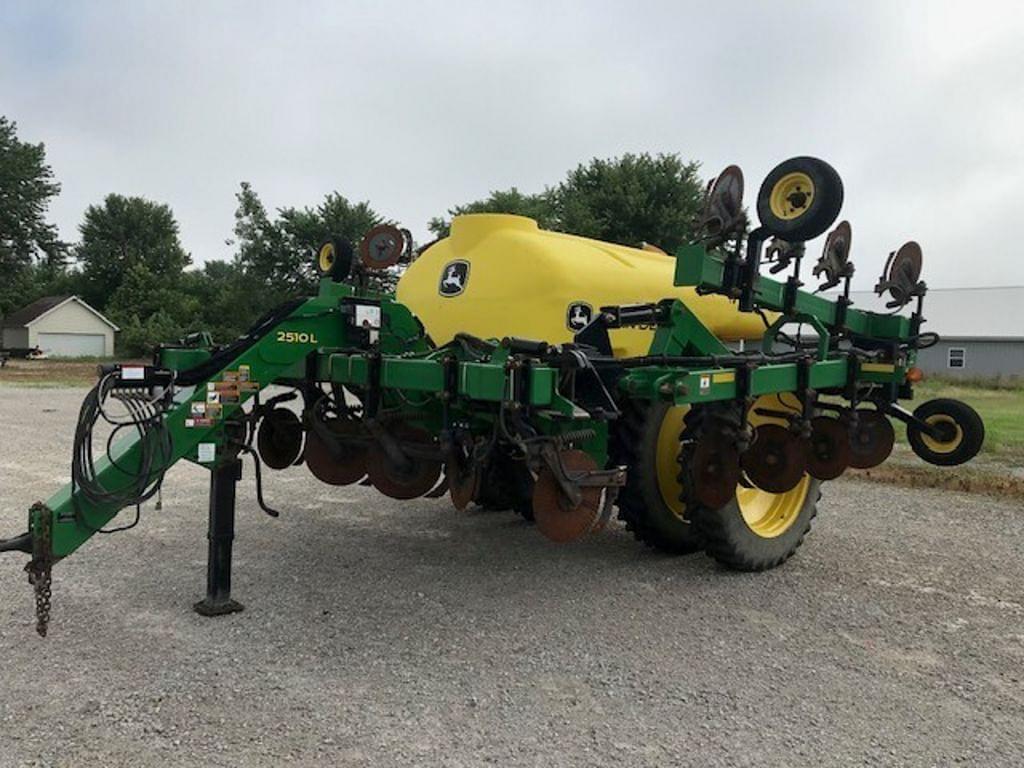 Image of John Deere 2510L Primary image
