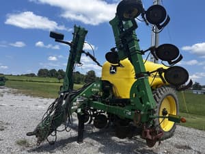 2014 John Deere 2510L Image