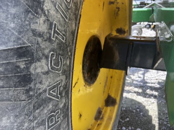 Image of John Deere 2510L equipment image 4