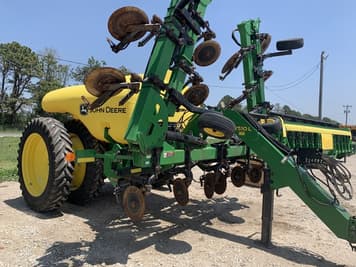 Main image John Deere 2510L