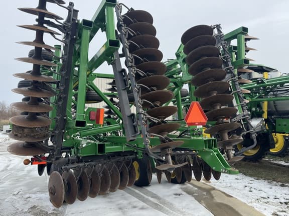 Image of John Deere 2623 equipment image 2