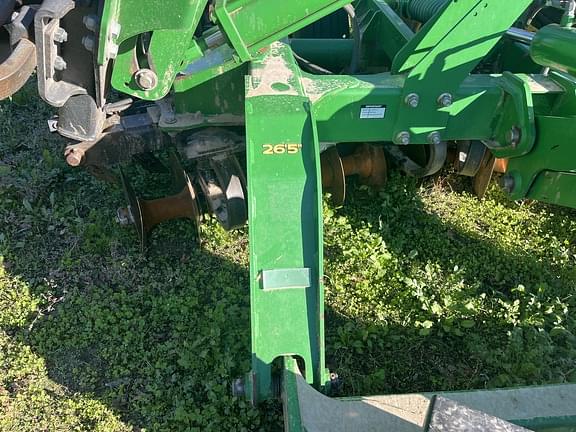 Image of John Deere 2623 equipment image 2