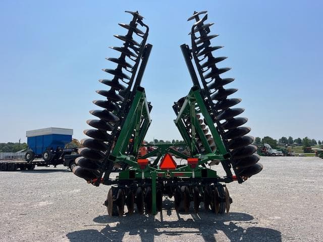 Image of John Deere 2623 equipment image 4