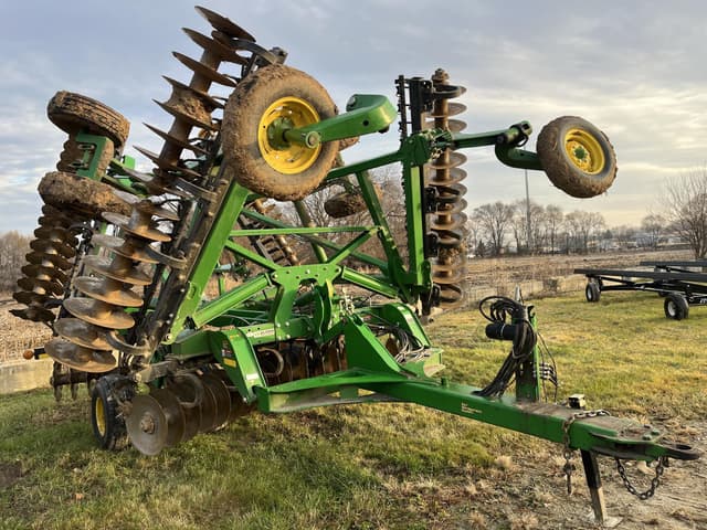 Image of John Deere 2623 equipment image 2