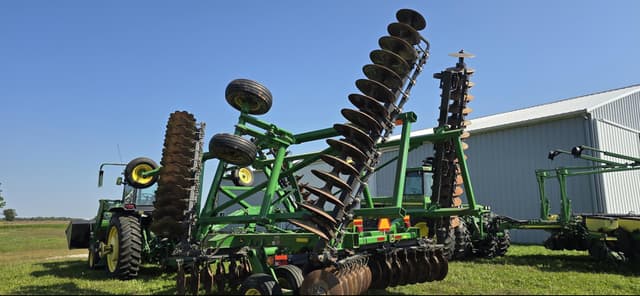 Image of John Deere 2623 equipment image 4