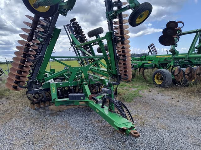 Image of John Deere 2623VT equipment image 3