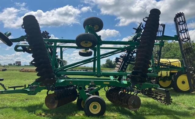 Image of John Deere 2623VT equipment image 1