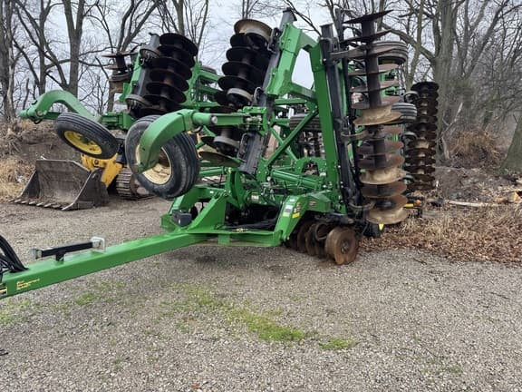 Image of John Deere 2623VT equipment image 1