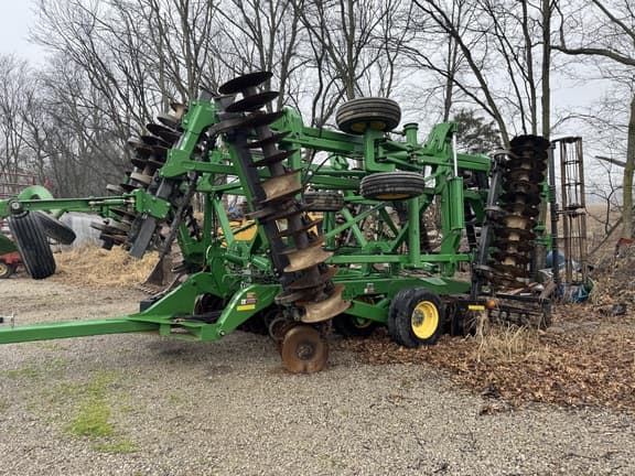 Image of John Deere 2623VT equipment image 3