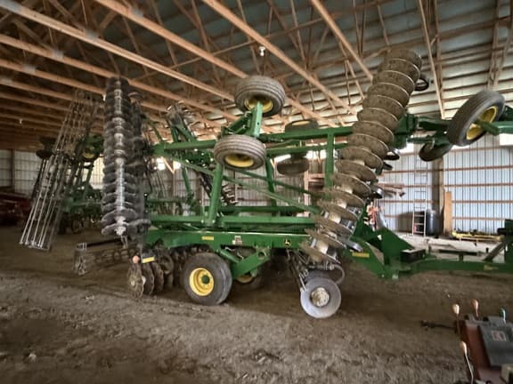 Image of John Deere 2623VT equipment image 1