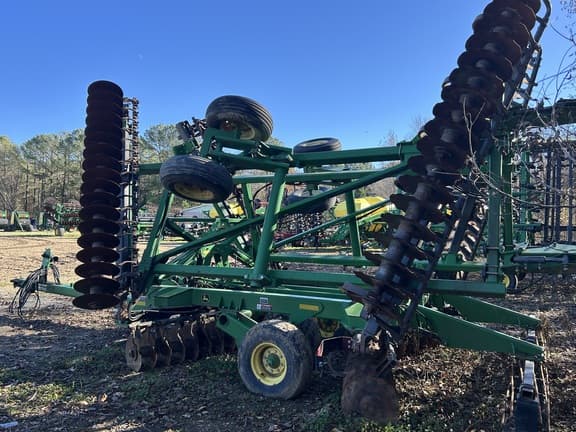 Image of John Deere 2623VT equipment image 1