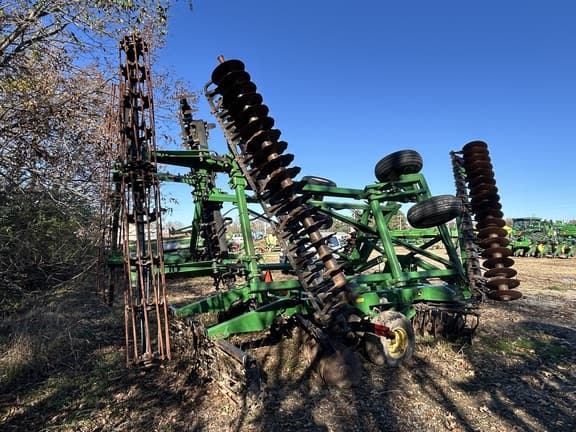 Image of John Deere 2623VT equipment image 2