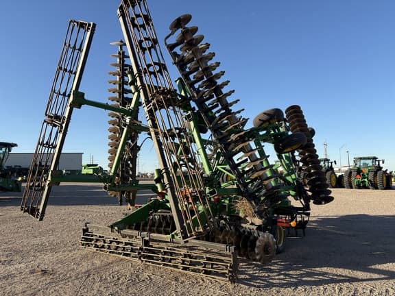 Image of John Deere 2623VT equipment image 4