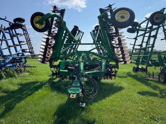 Image of John Deere 2623VT equipment image 1