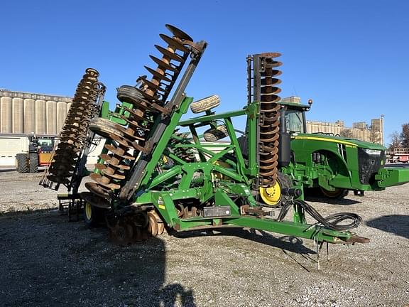 Image of John Deere 2623VT equipment image 2