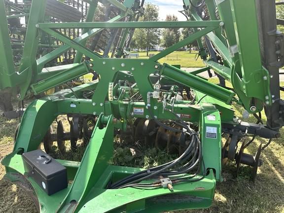 Image of John Deere 2623VT equipment image 4
