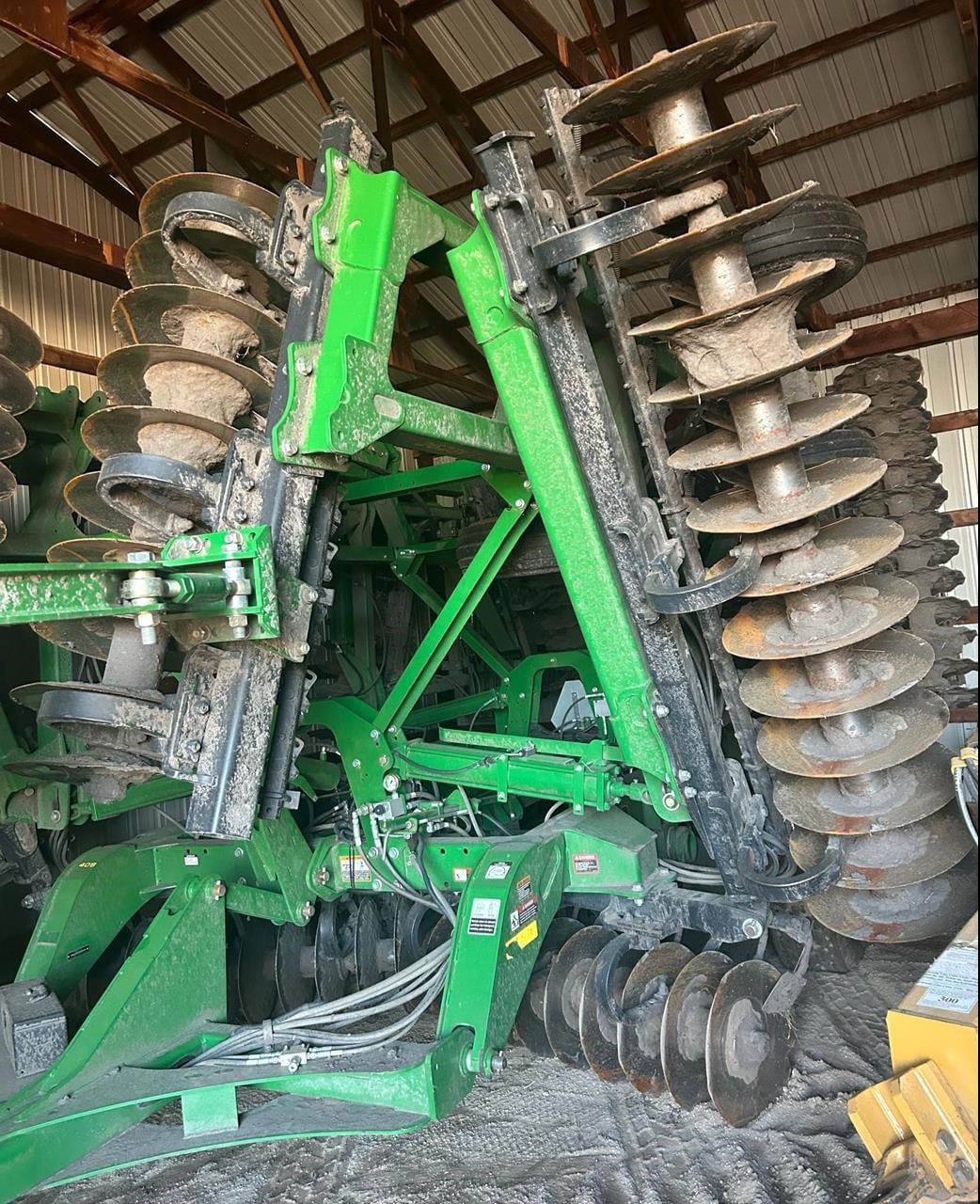 Image of John Deere 2623VT Image 0