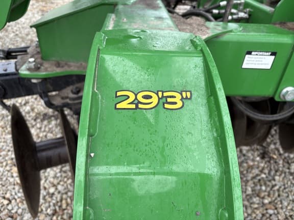 Image of John Deere 2623VT equipment image 3