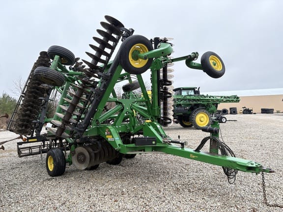 2014 John Deere 2623VT Equipment Image0