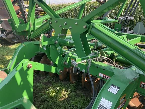 Image of John Deere 2625 equipment image 2