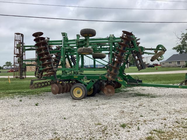 Image of John Deere 2625 equipment image 1