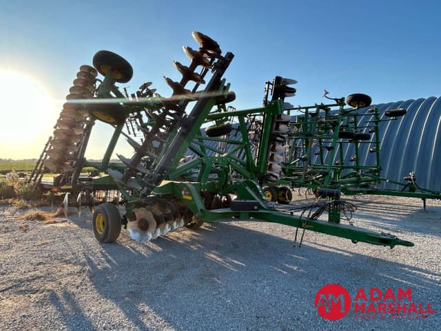 Image of John Deere 2625 equipment image 1